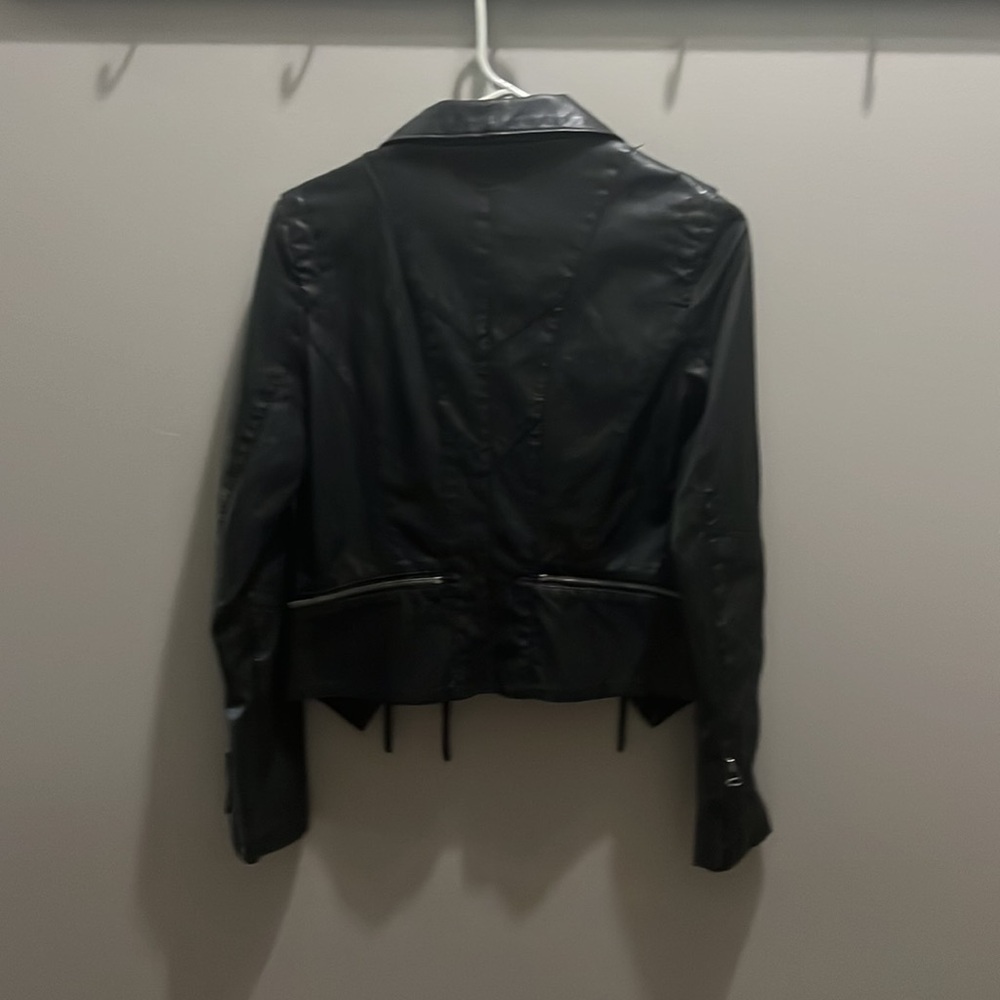 Women’s Leather Jacket - Picture 4 of 6
